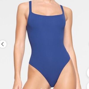 NWOT Skims Fits Everybody Square Neck Bodysuit